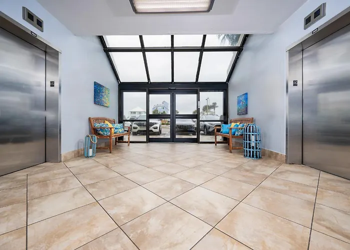 Apartment Island Winds East 203